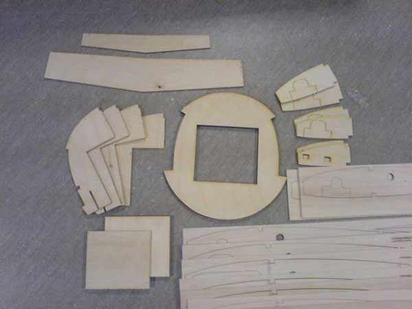 Boeing P12/B4F Holz-​Bausatz, cnc lasercut