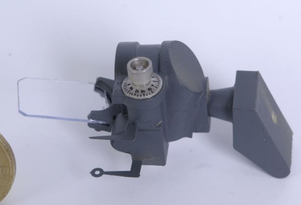 2051-5 LA7 Visier